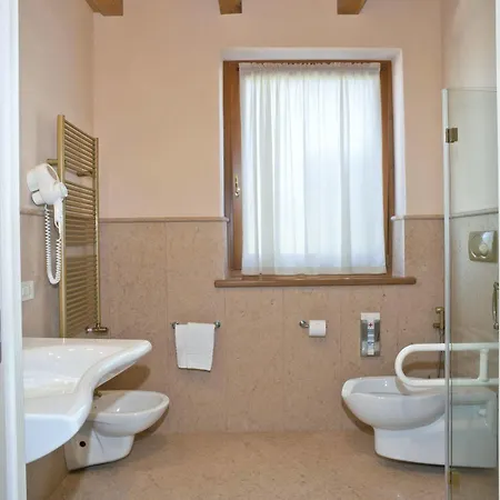 Corte San Felice Фермерский дом *