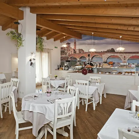 Corte San Felice Фермерский дом